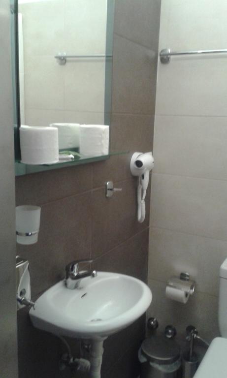 Hotel Ballas أغريا المظهر الخارجي الصورة